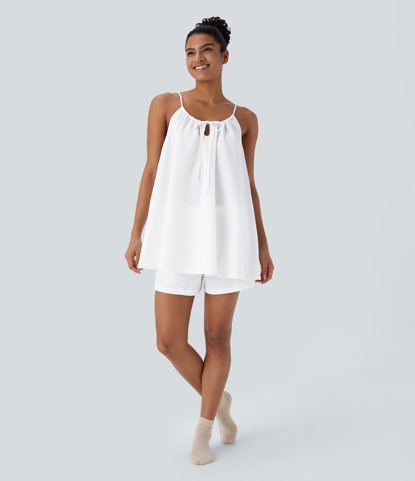 Robe courte à encolure nouée avec découpe et rayures