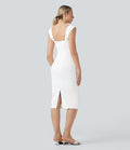Robe moulante mi-longue décolleté cœur