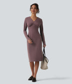 Robe midi col V manches longues froncée avec fente - Idéale pour le bureau