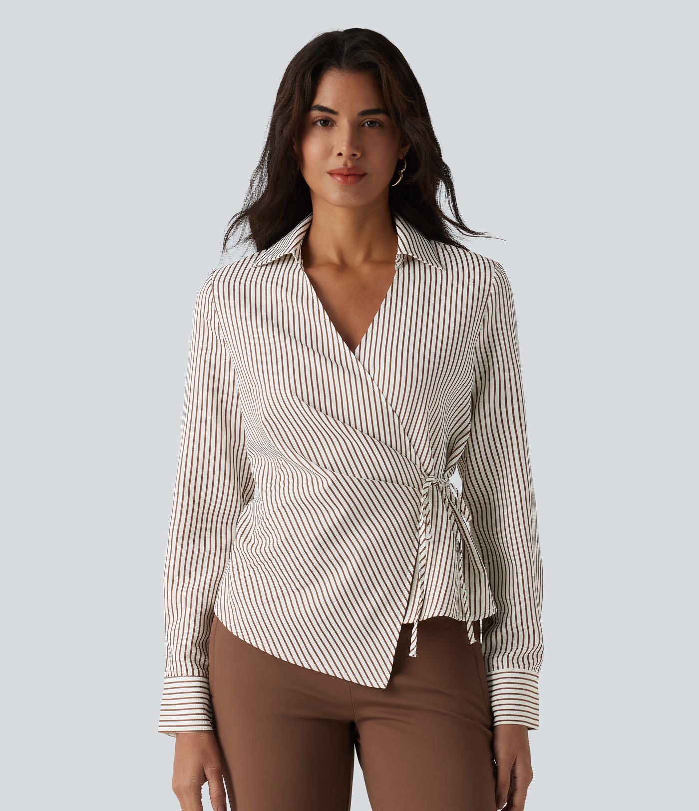 Chemise tailleur portefeuille manches longues à rayures et nœuds latéraux