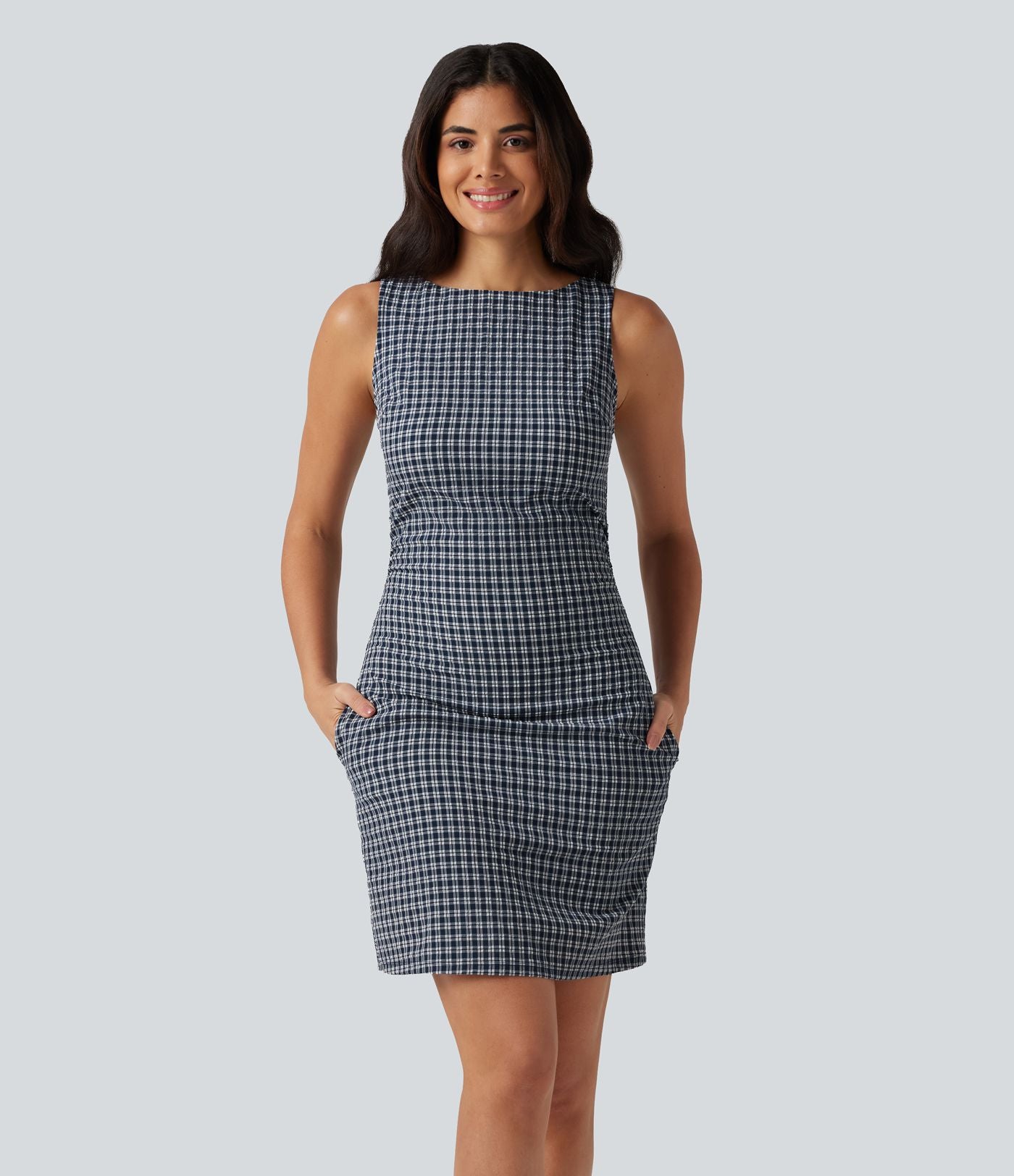 Robe mini casual sans manches col bateau à carreaux vichy, avec poches