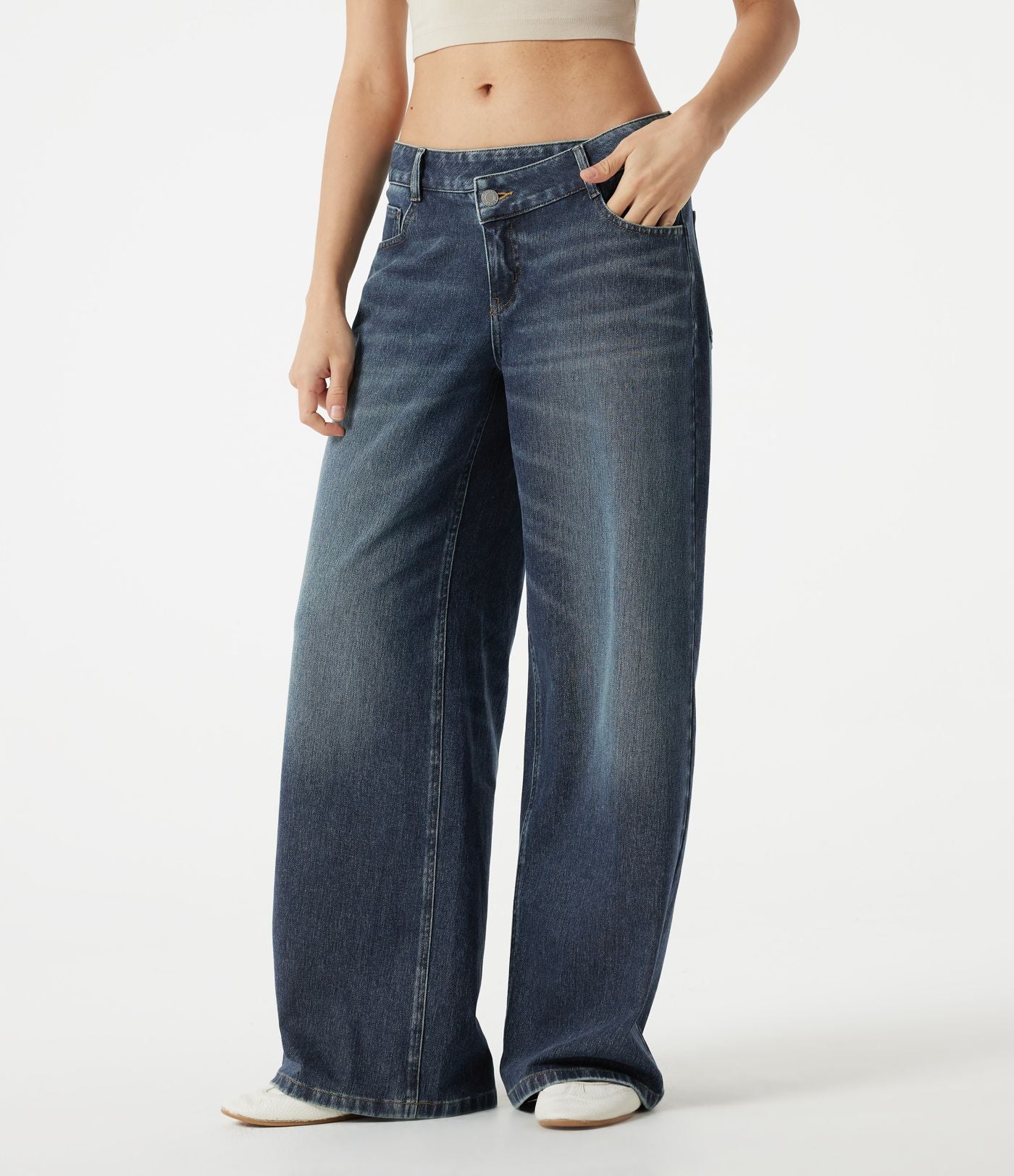 Jean baggy Halara Flex™ taille basse délavé asymétrique avec poches