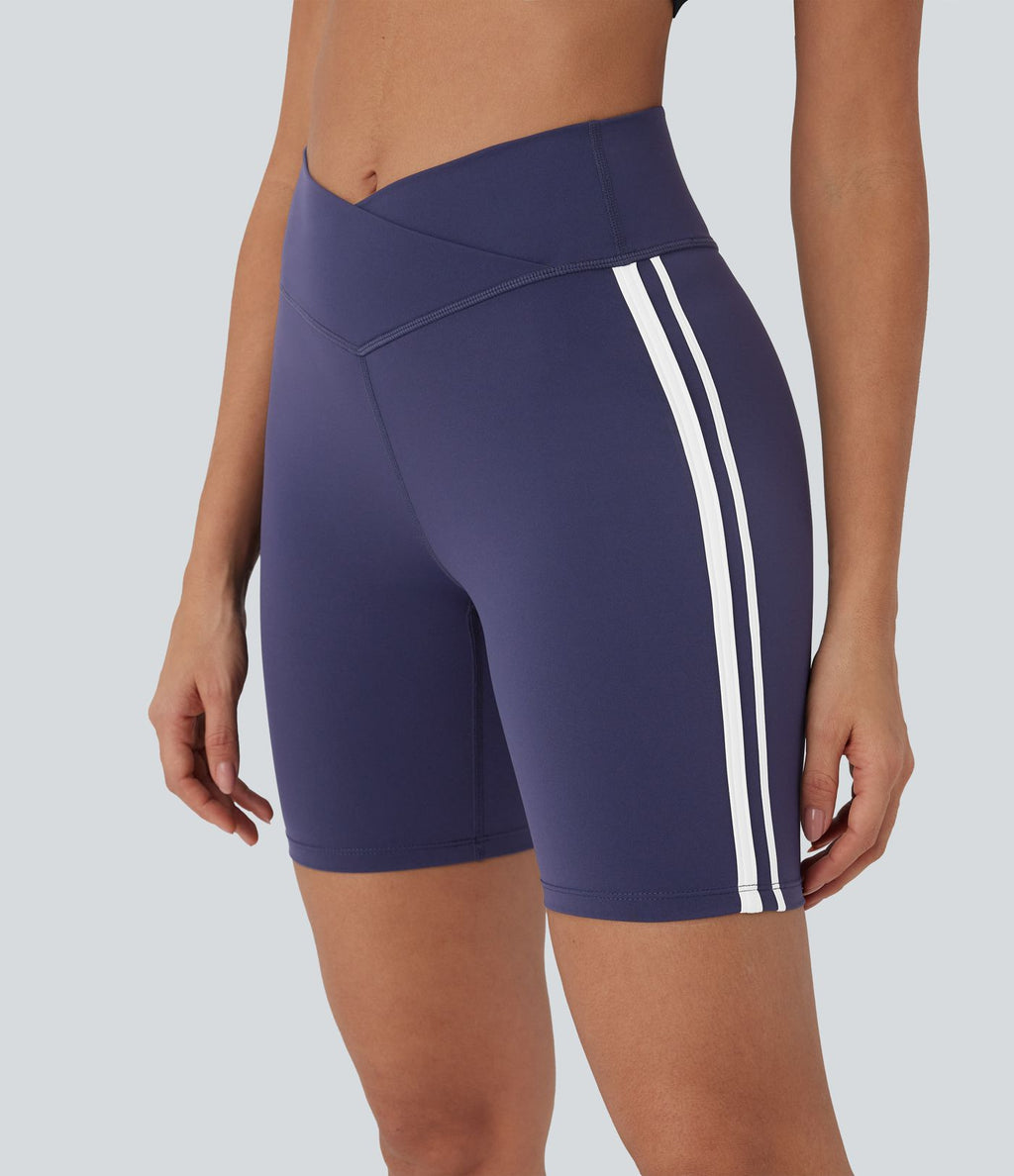 Short cycliste de yoga 17,5 cm croisé à taille moyenne, bandes colorées et rayures