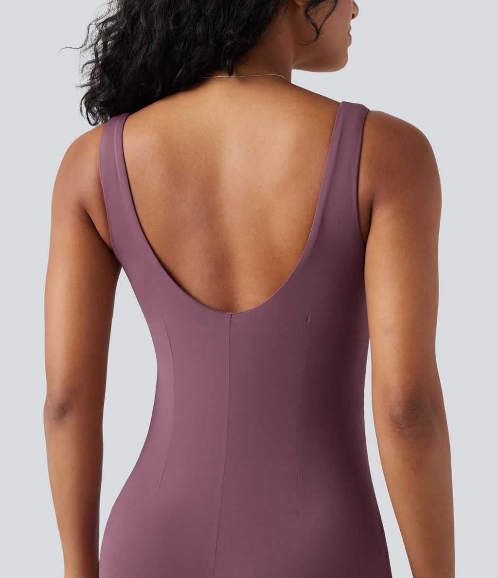 Robe midi sans manches à encolure carrée et dos échancré avec fente