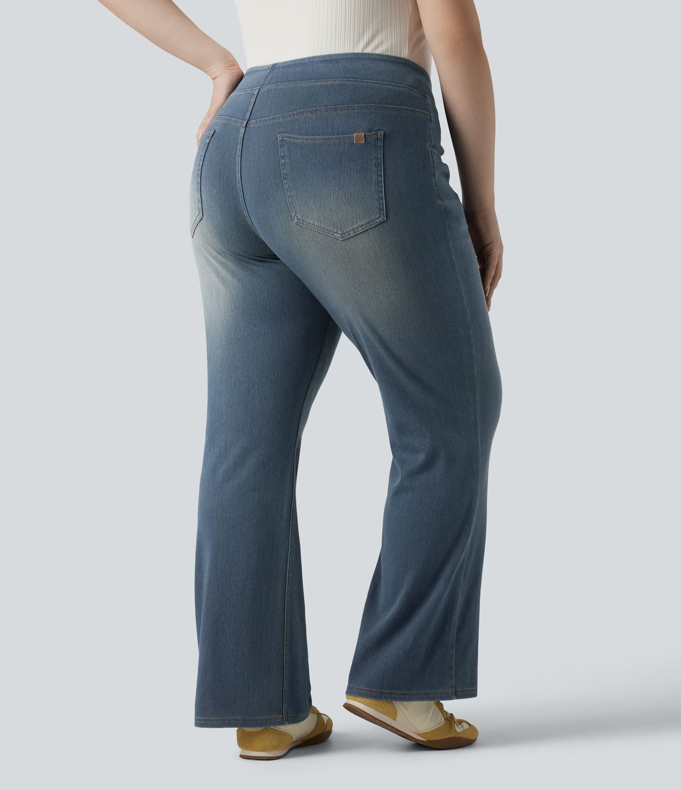 Jean décontracté Halara Flex™ grande taille bootcut taille haute en maille extensible délavée avec multiples poches