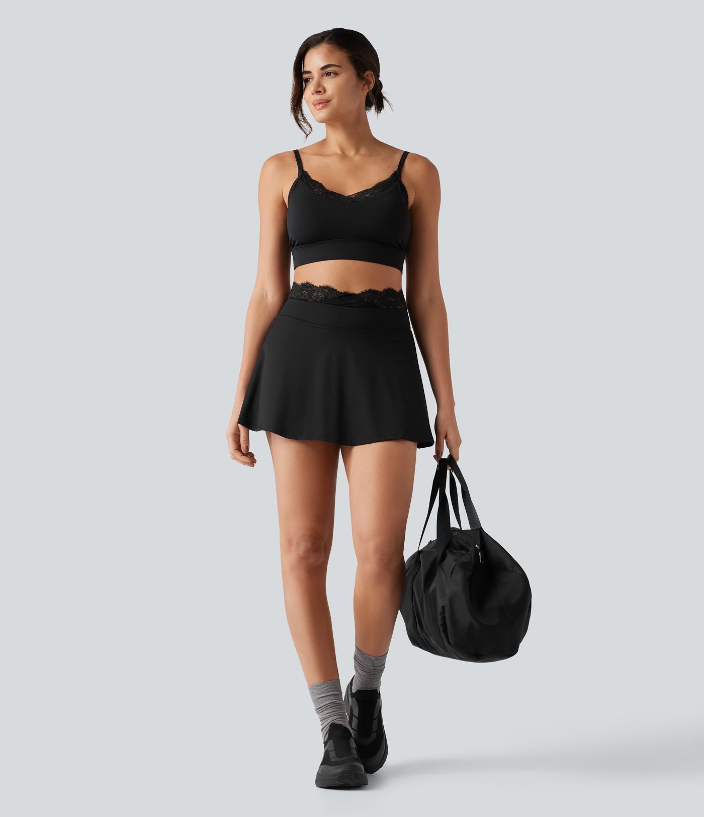 Jupe-short de tennis mini taille haute SoftlyZero™ Airy effet frais InstantCool avec dentelle contrastée, poches et protection solaire UPF50+