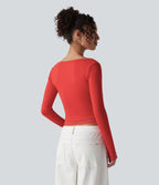T-shirt à col U, dentelle contrastante et manches longues