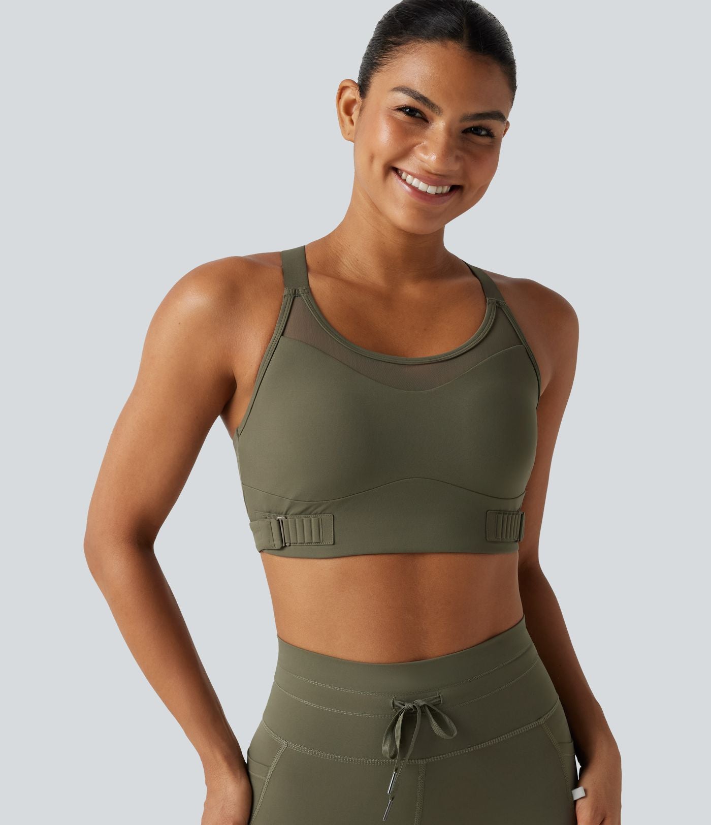 Brassière de sport à maintien moyen avec dos croisé, boucle réglable et brassière intégrée en mesh respirant, effet frais InstantCool, séchage rapide, protection solaire UPF50+