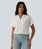 T-shirt casual en tissu gaufré col V à manches chauve-souris et boutons