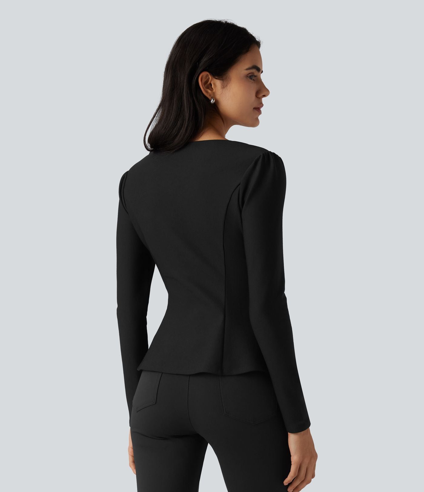 Blouse de travail à col V, dentelle contrastante, manches longues et ourlet à volants