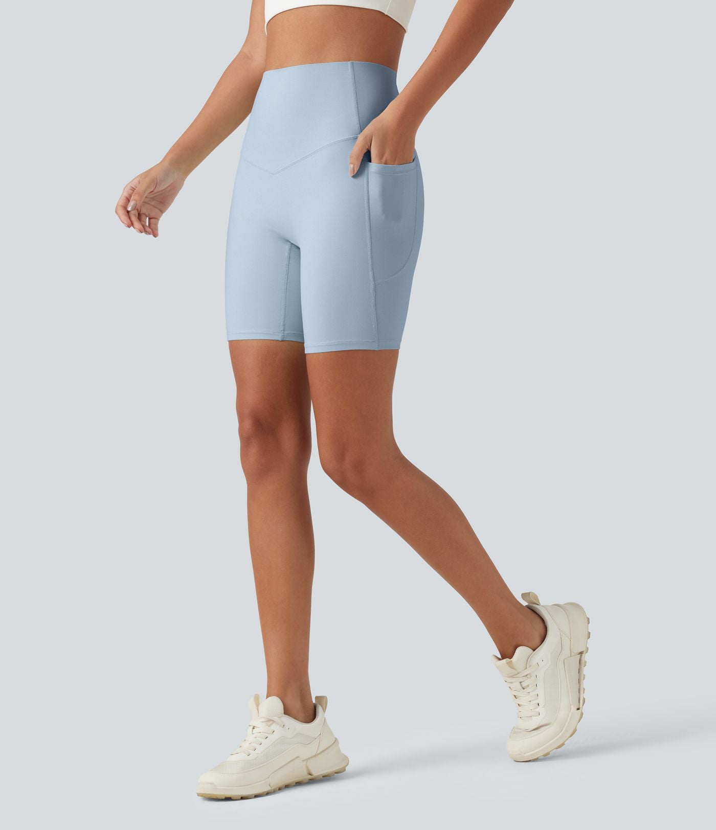 Short biker d’entraînement taille haute gainant Halara UltraSculpt™ avec poches, 18 cm