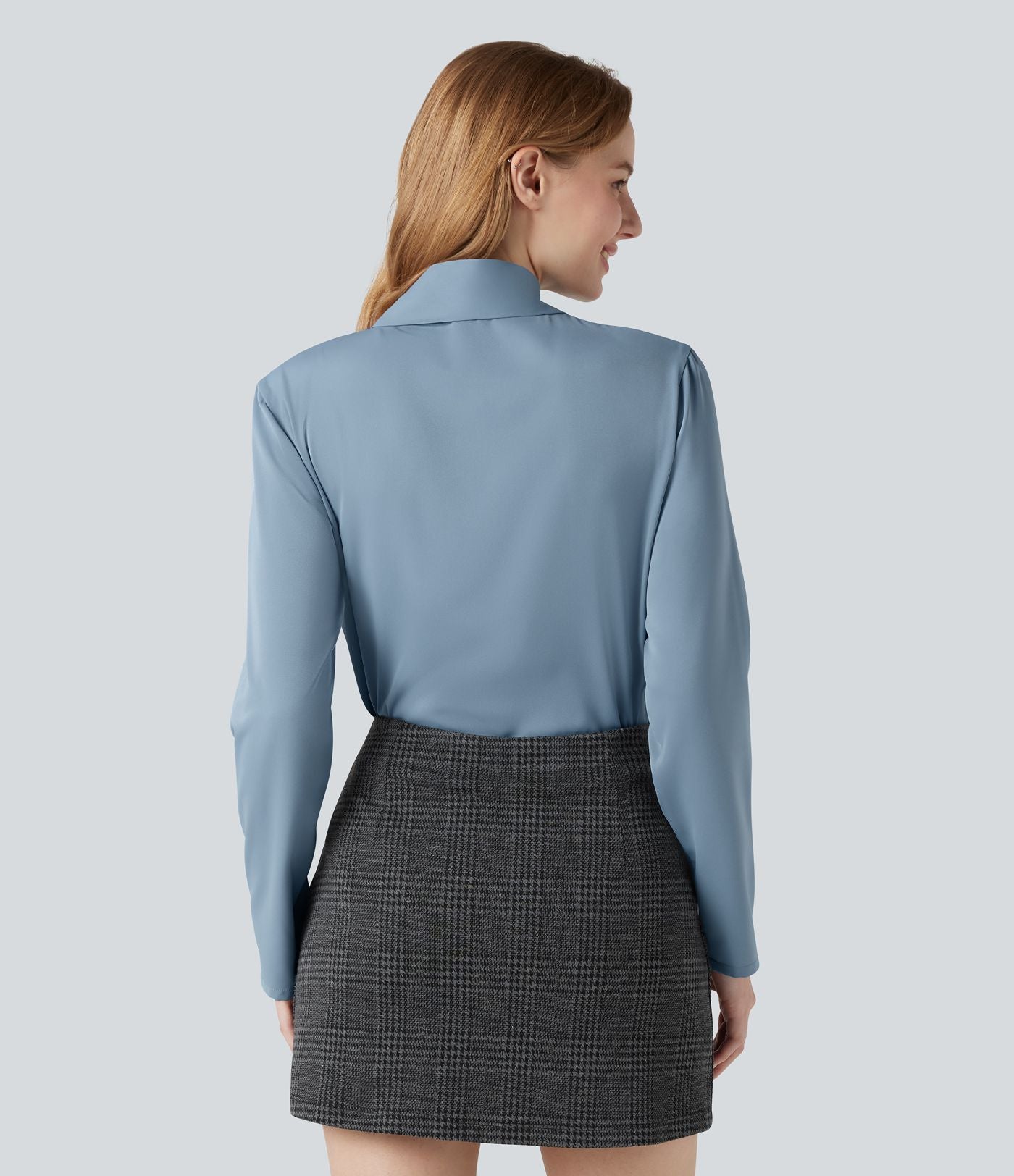 Chemise esprit bureau défroissage facile avec col foulard et manches longues