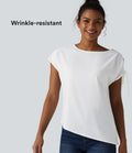 T-shirt tailleur en mousseline infroissable col bateau avec cordon de serrage et ourlet asymétrique