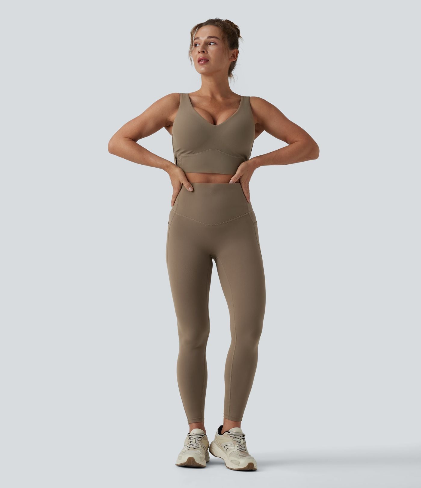 Brassière de sport d'entraînement Halara UltraSculpt™ maintien moyen col V push-up - Bonnets E-G