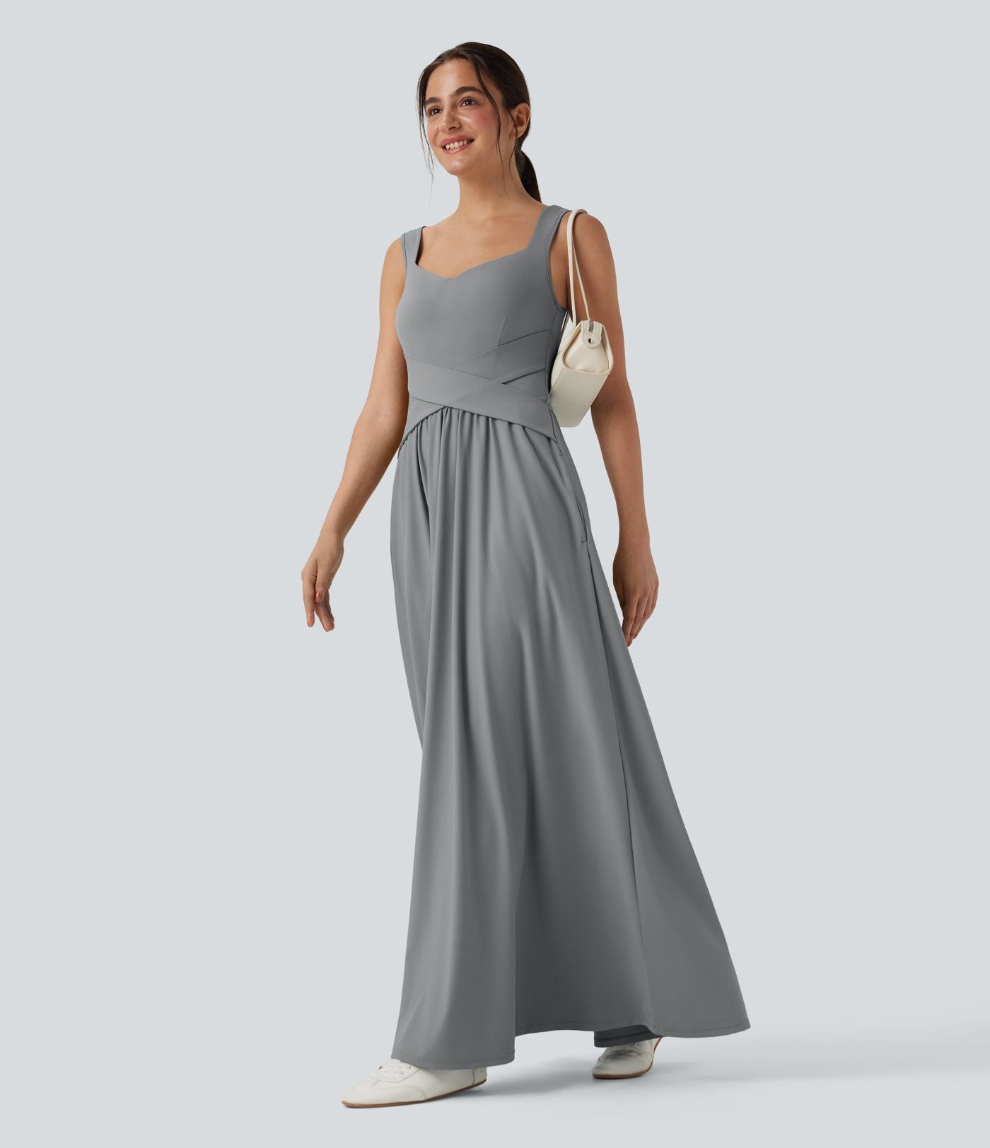 Robe maxi fluide dos nu, avec brassière intégrée et poches