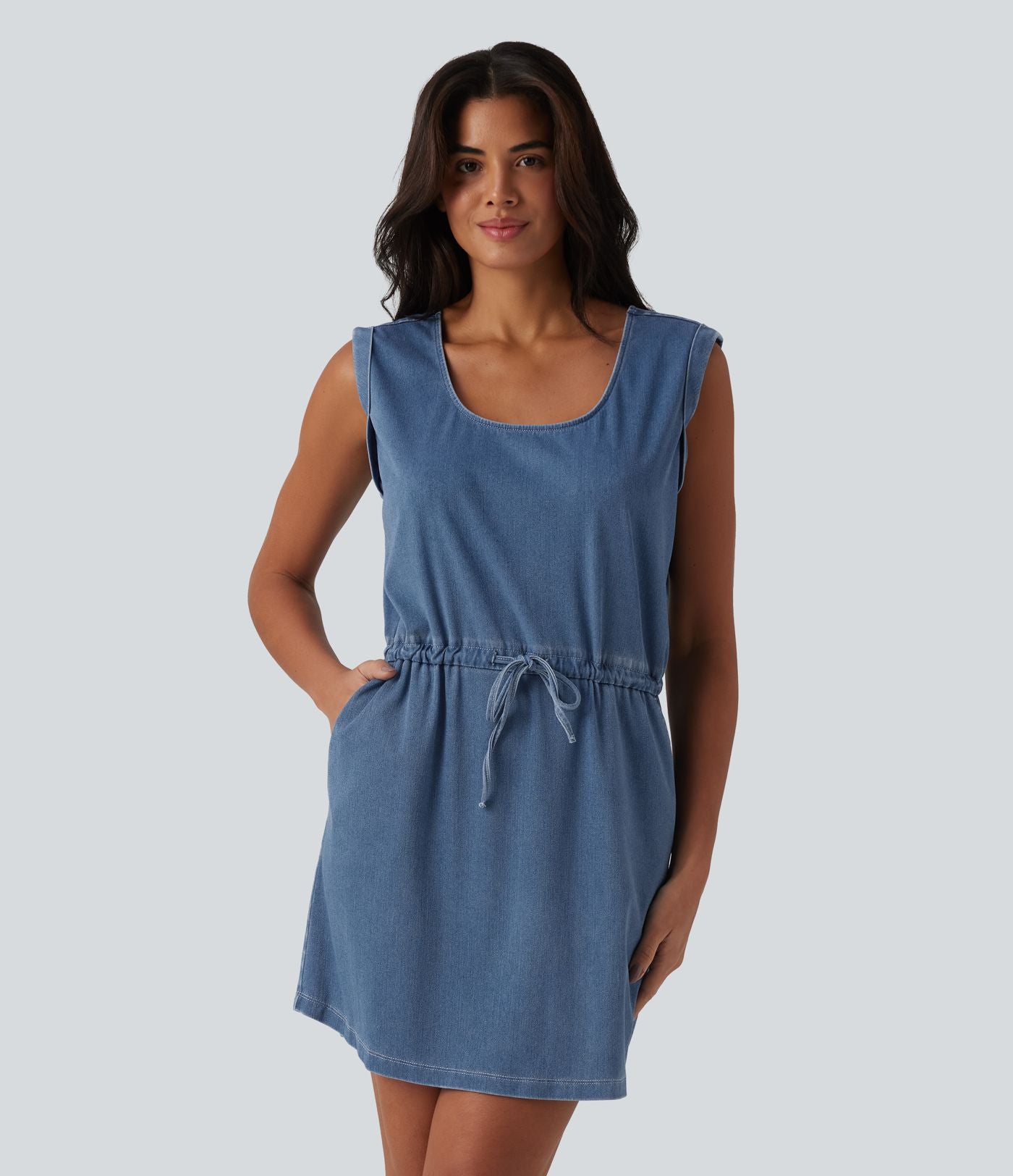 Robe mini Halara Flex™ jean décontracté en lyocell drapé, encolure U, sans manches, à cordon, avec poches