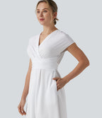 Robe midi Breezeful™ col V manches courtes à liens dans le dos séchage rapide avec poches latérales