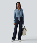 Blouse esprit bureau défroissage facile, col V, manches longues et lien à nouer