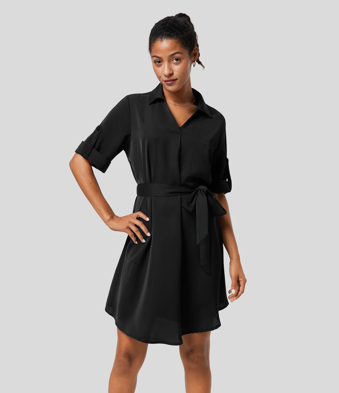 Robe-chemise décontractée à col, manches retroussables et ceinture