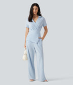 Combinaison-chemise accès facile Easy Peasy en coton froissé rayé à manches courtes, cache-cœur, lien au dos et poches