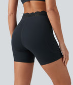 Short de yoga cycliste Halara UltraSculpt™ en dentelle contrastée taille haute et coupe en V, 12,5 cm, avec poches