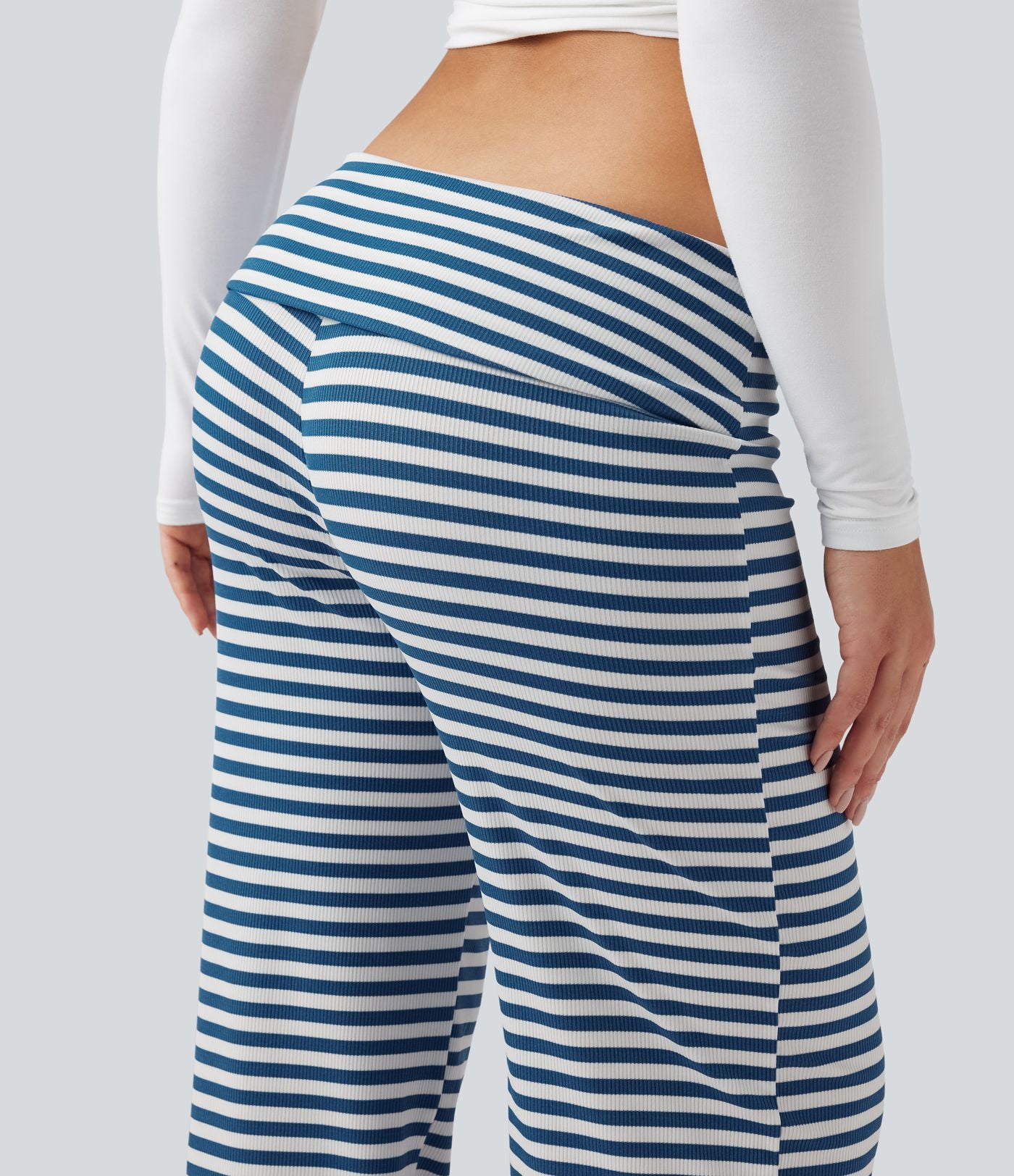 Pantalon évasé rayé taille basse à rabat
