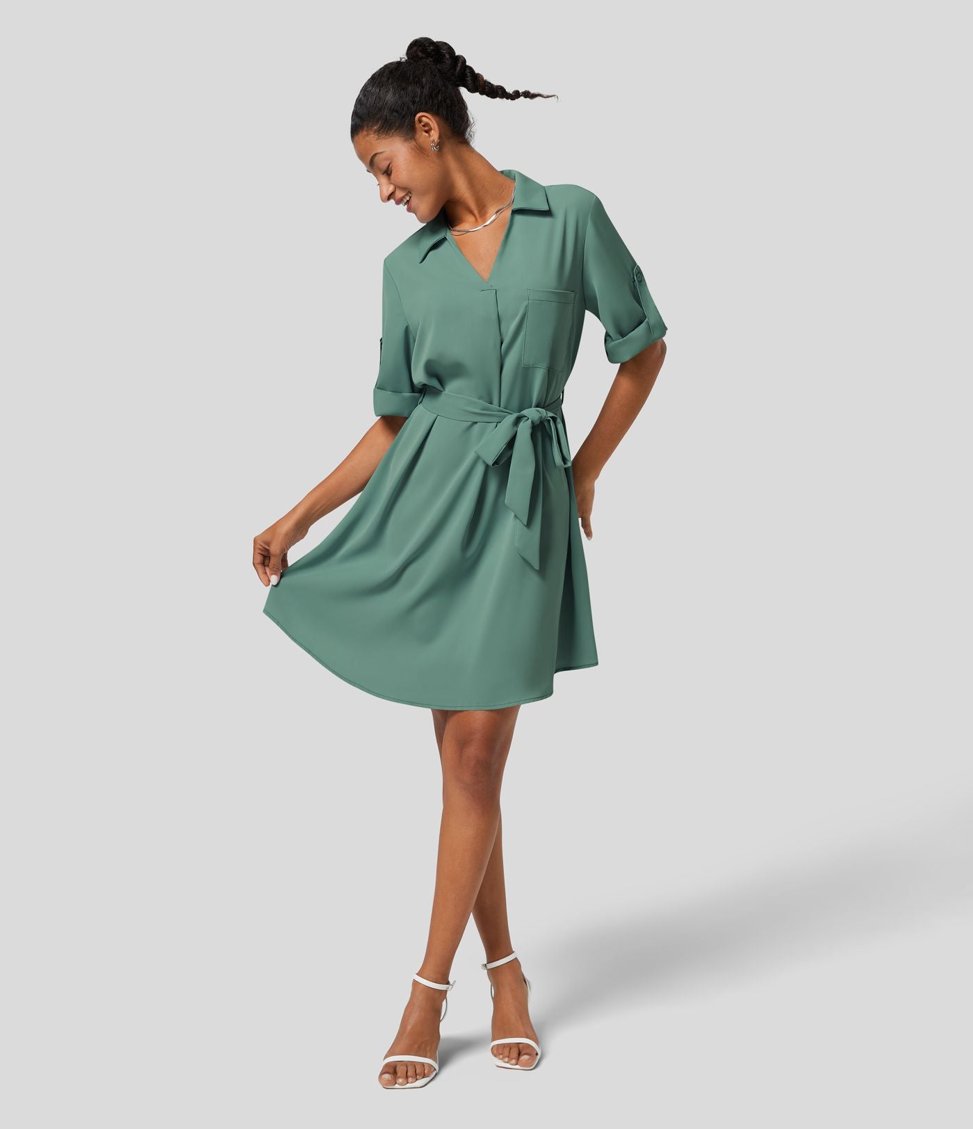 Robe-chemise décontractée à col, manches retroussables et ceinture