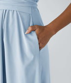 Breezeful™ Robe Mi-Longue Col en V Manches Courtes Poche Latérale Nouée au Dos Séchage Rapide