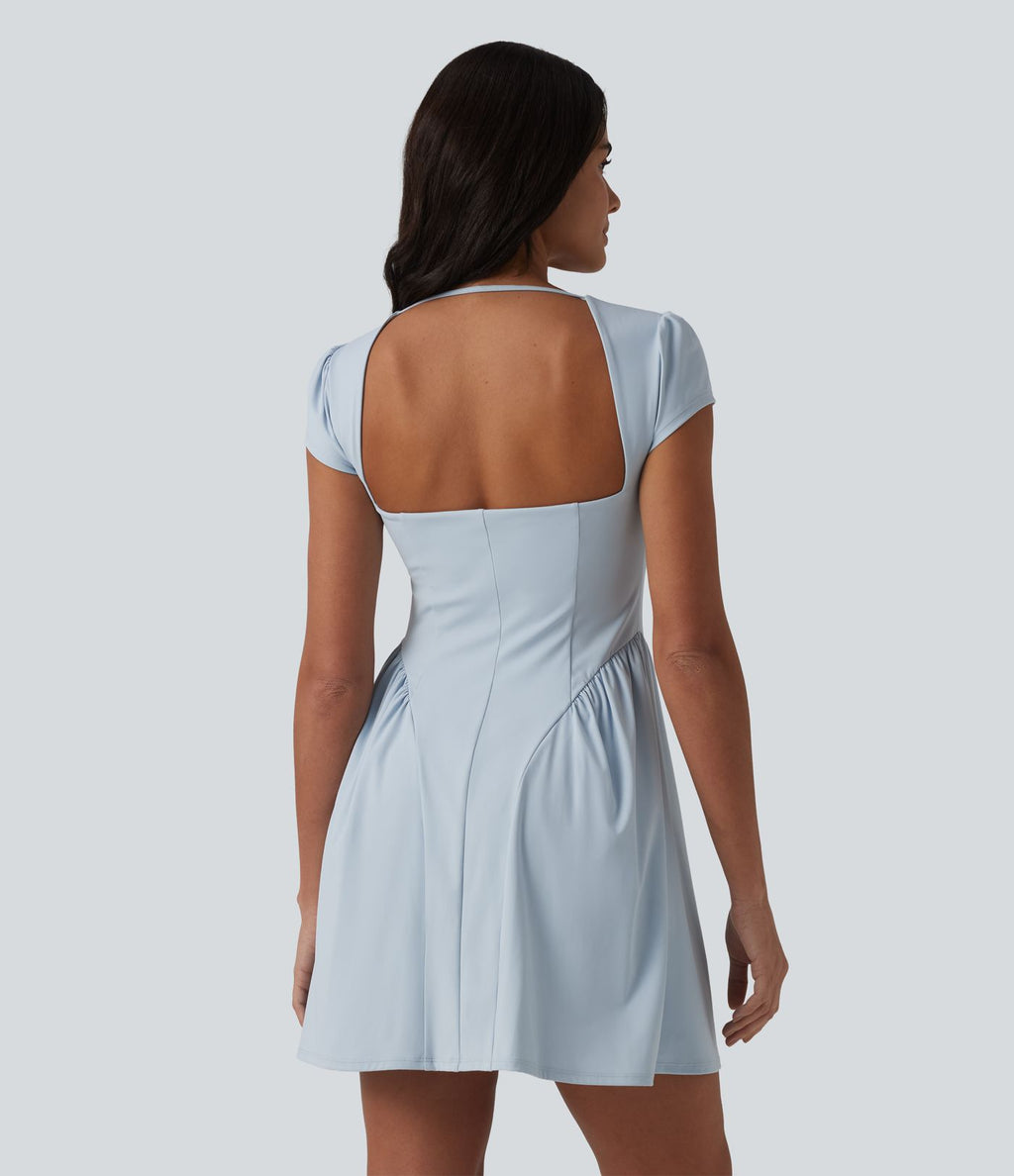 Robe courte casual à manches courtes, encolure carrée et soutien-gorge intégré