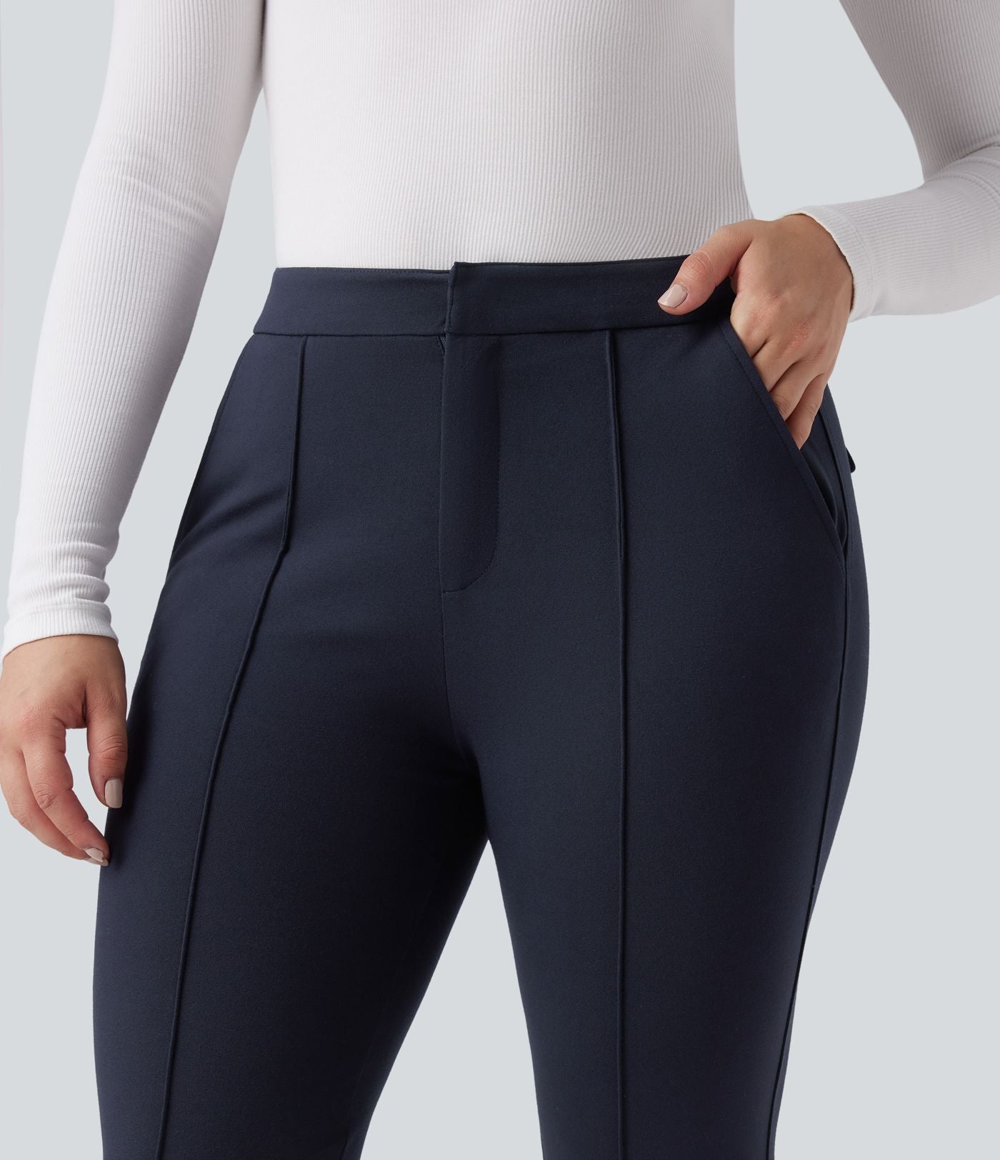 Pantalon tailleur évasé taille haute avec poches
