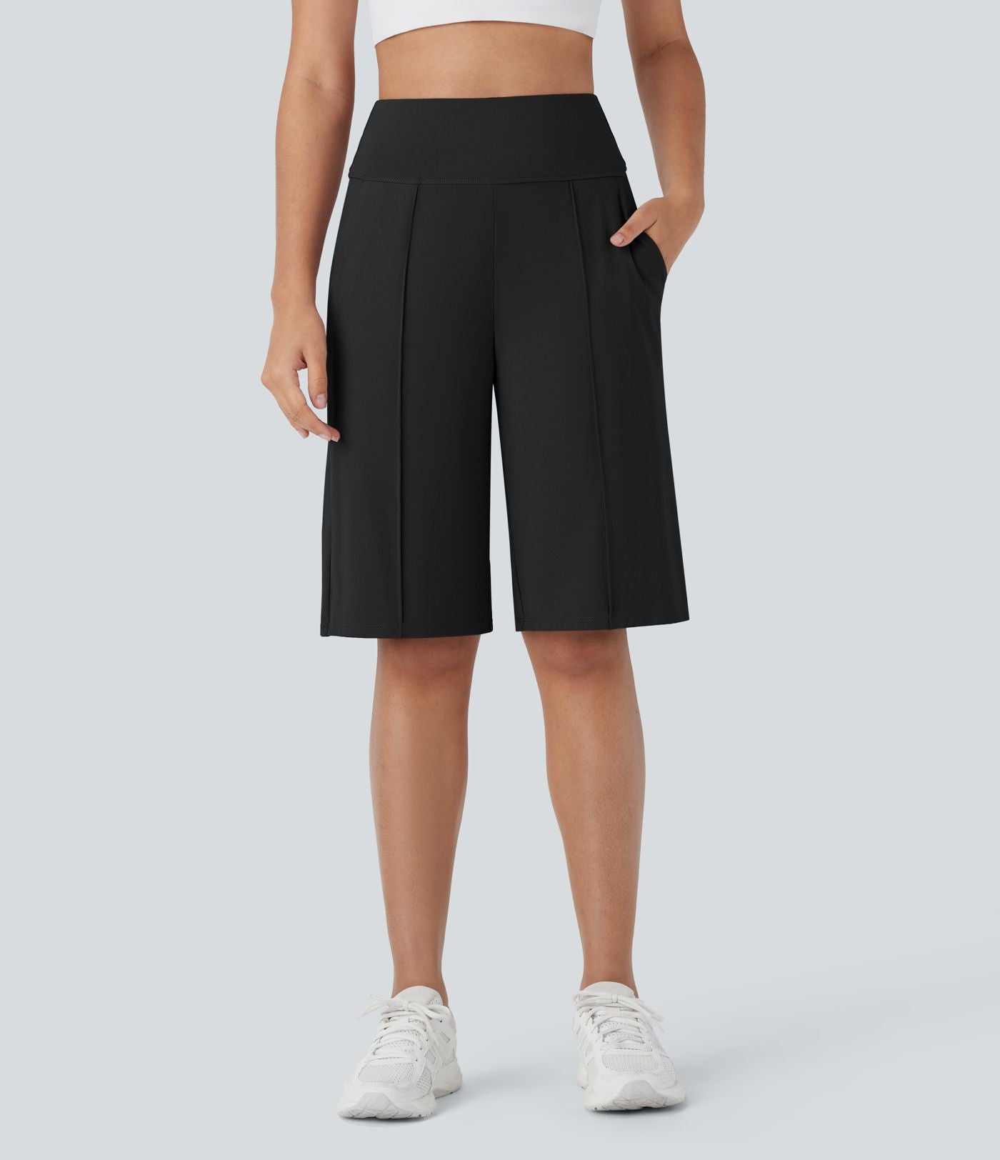 Short bermuda d'entraînement SoftlyZero™ Airy, jambe droite, taille haute avec poches latérales, à effet frais InstantCool, protection solaire UPF50+