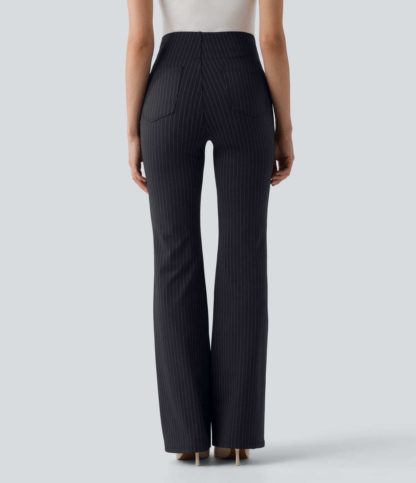 Pantalon tailleur évasé à rayures taille haute avec poches