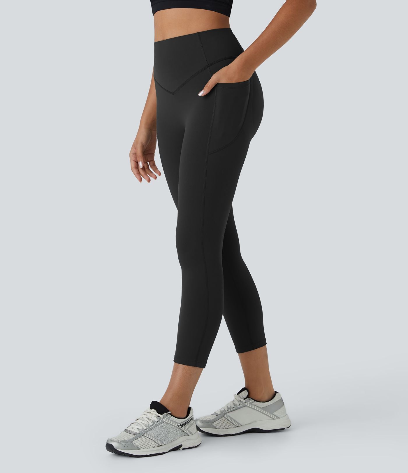 Legging corsaire d'entraînement gainant galbant taille haute avec effet scrunch et poches Halara UltraSculpt™