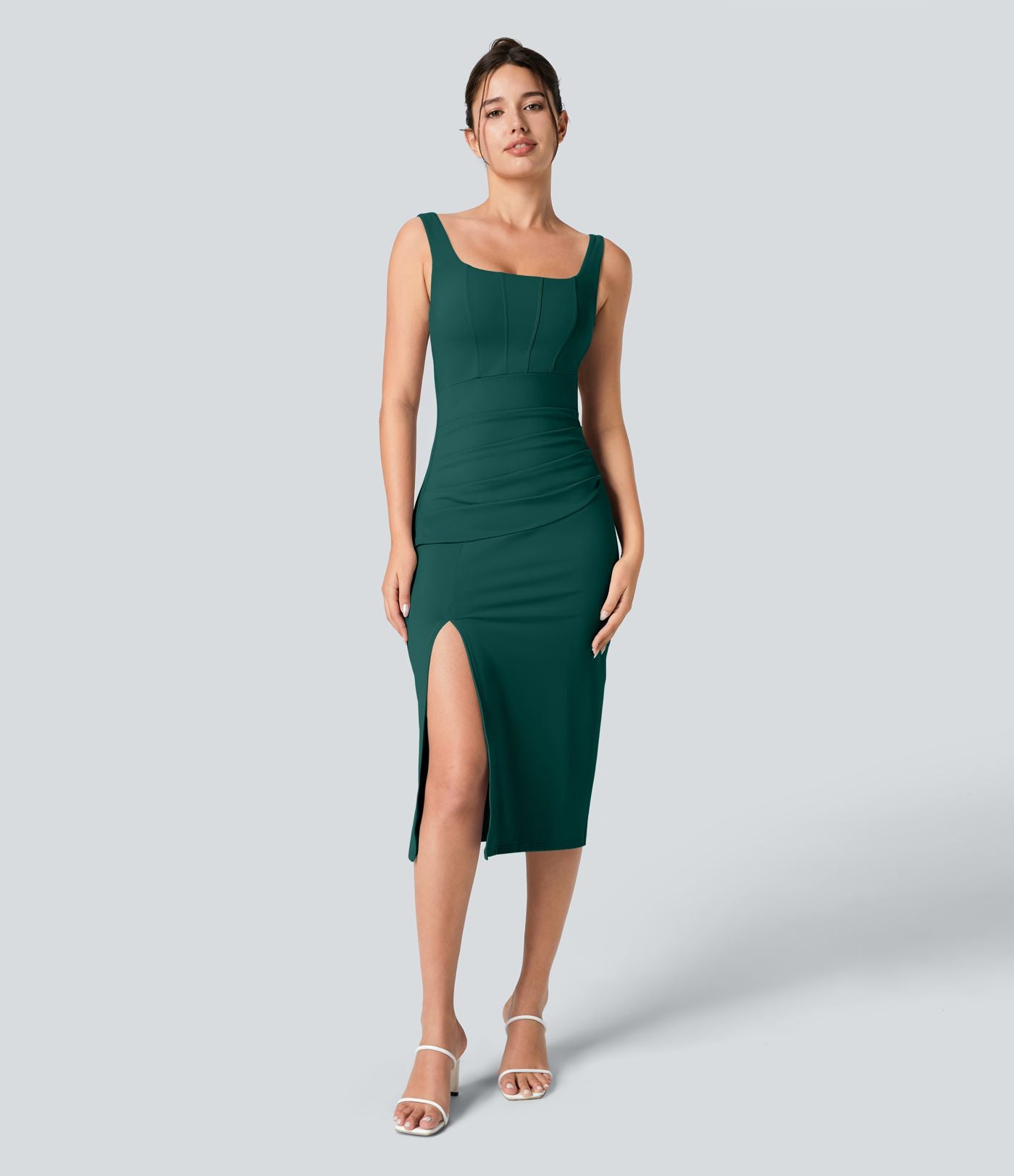 Robe corset midi moulante ruchée à encolure carrée, dos nu, brassière intégrée