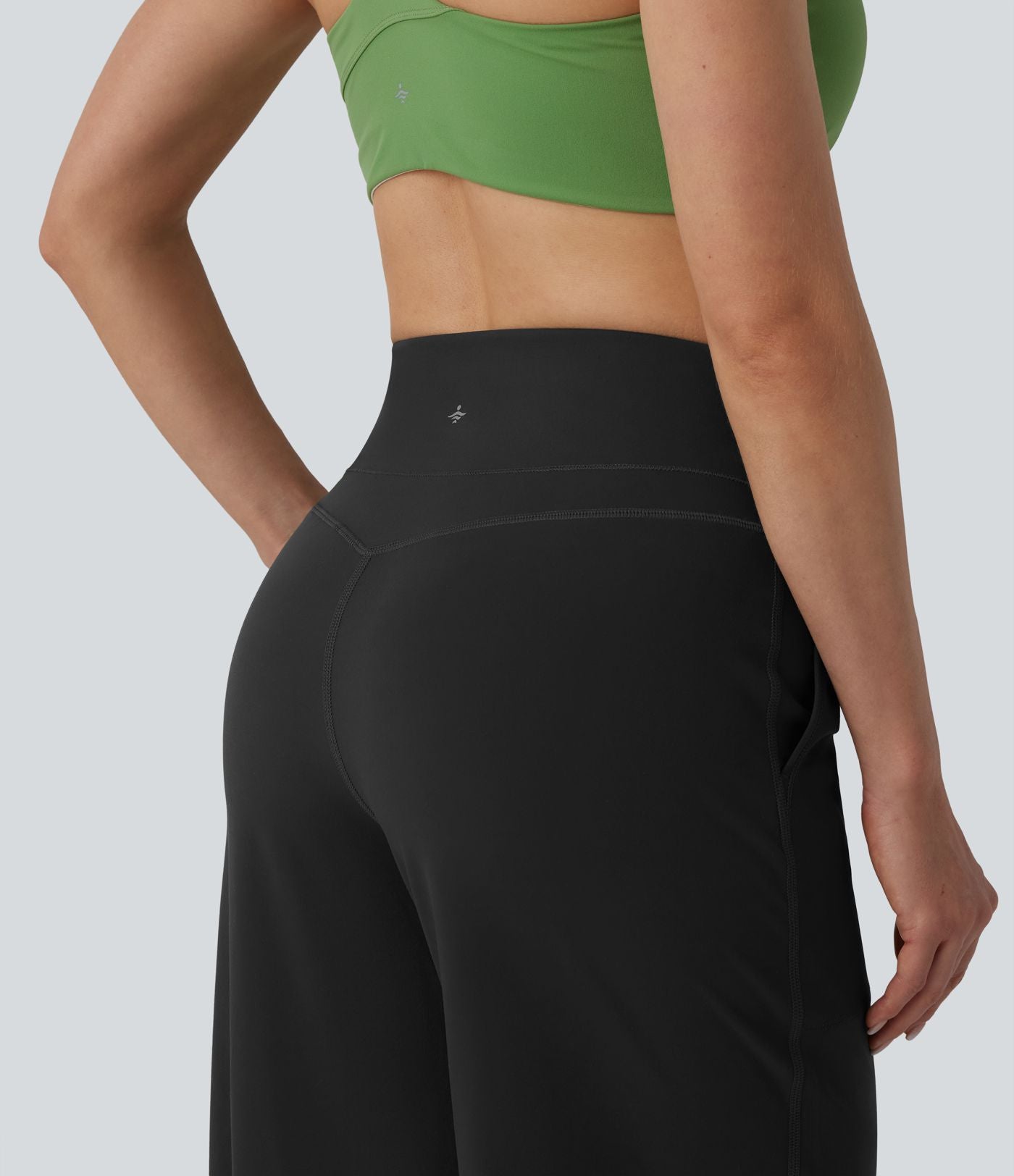 Pantalon de yoga court Halara UltraSculpt™ coupe droite gainant taille haute avec poches