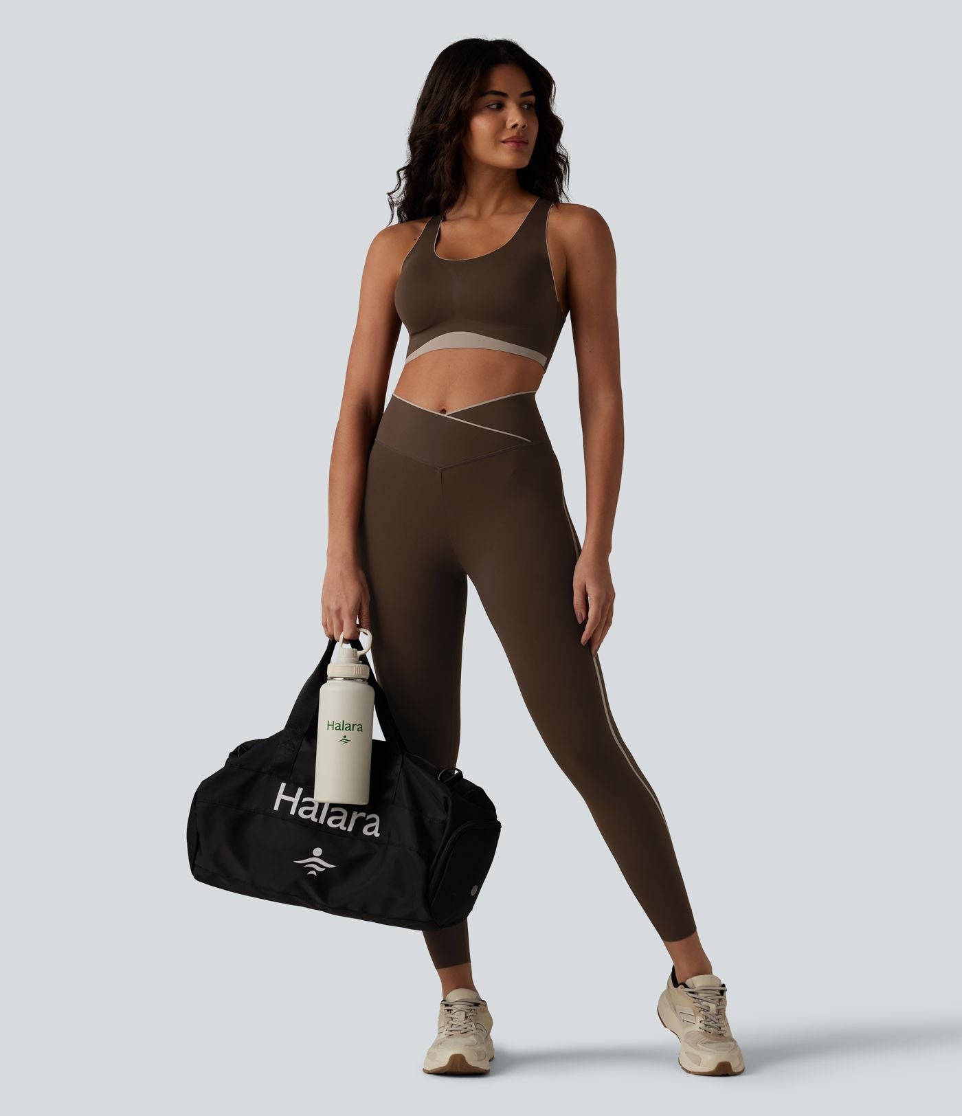 Brassière de sport maintien léger col U dos nageur color block avec soutien-gorge intégré
