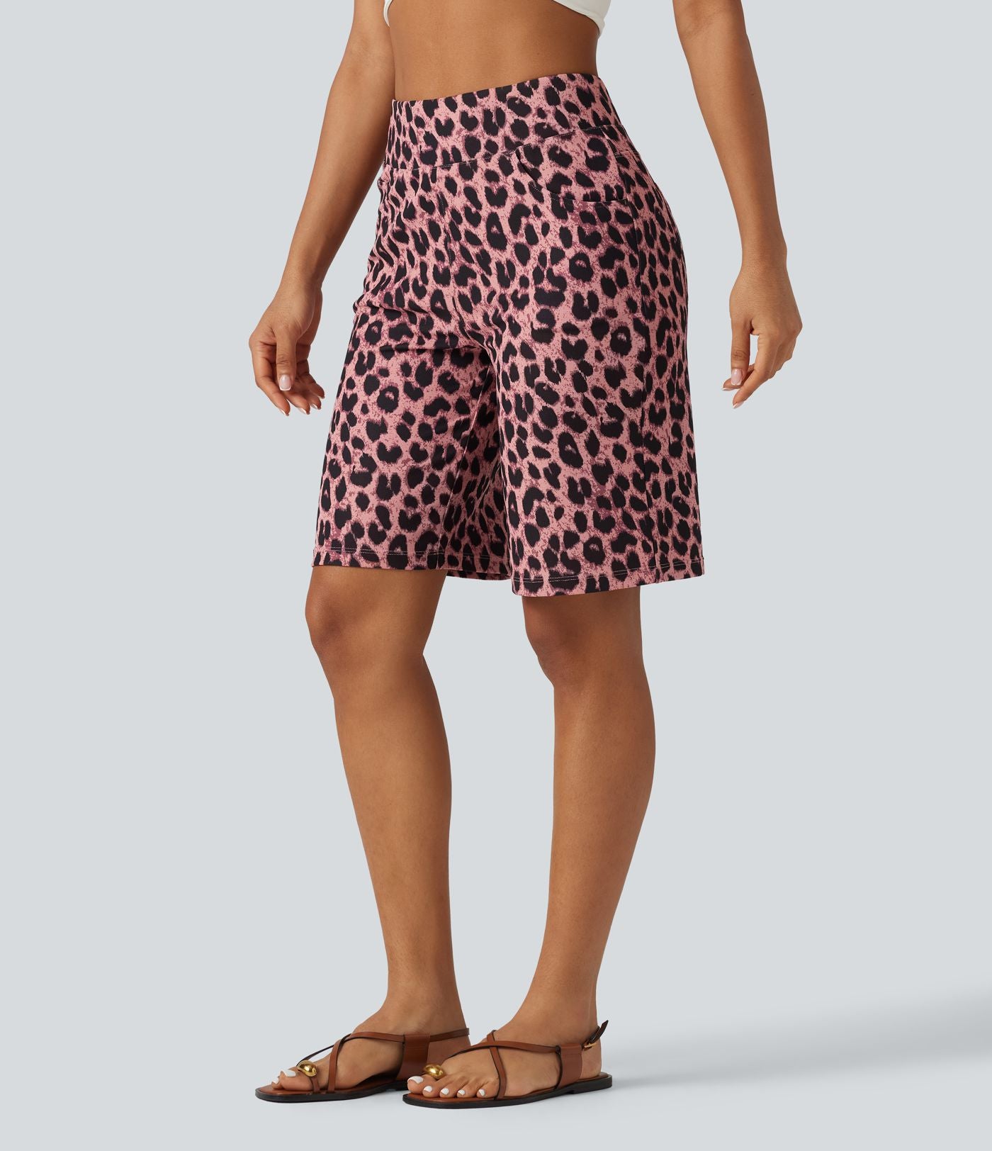 Short ample taille haute en tissu gaufré imprimé léopard 25 cm avec poches