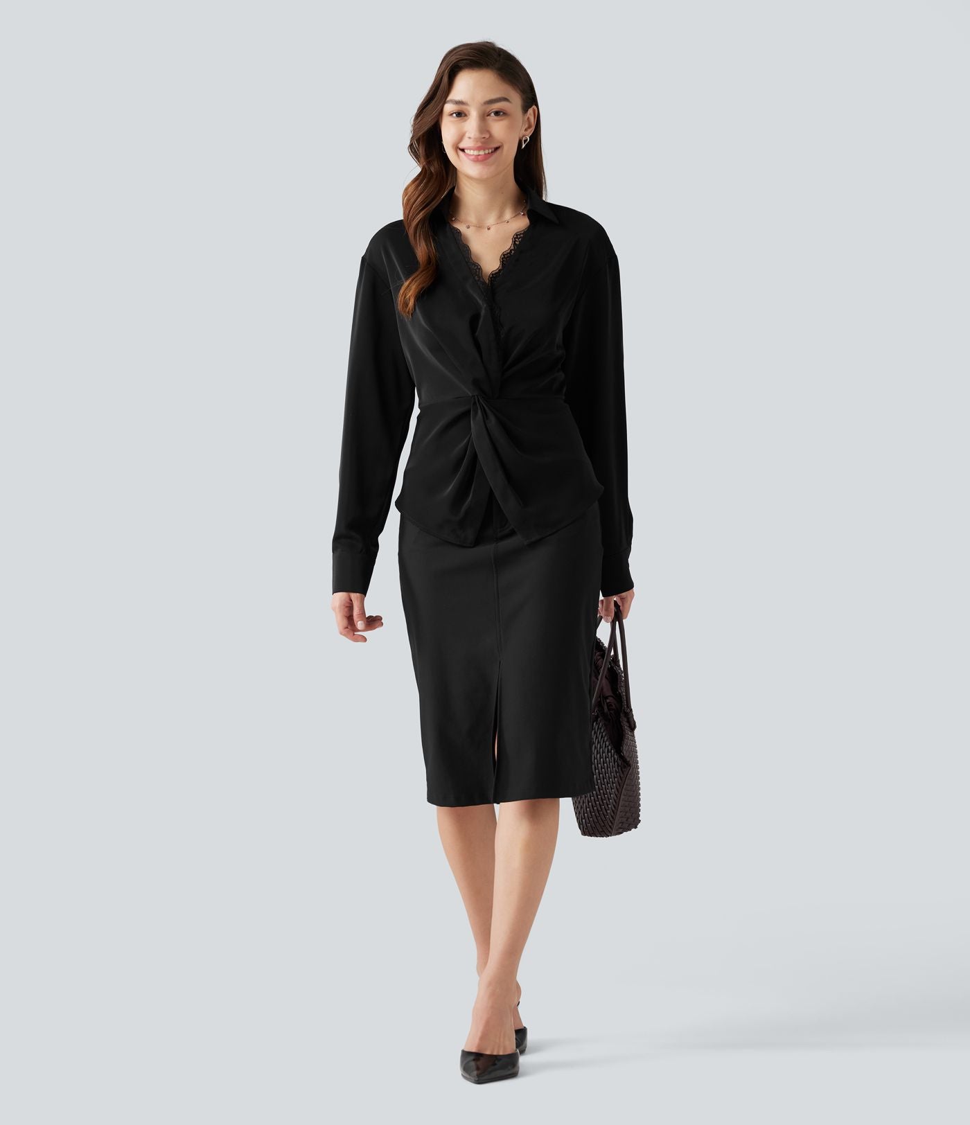 Chemise esprit bureau défroissage facile, col V, dentelle contrastée, manches longues, lien au dos et détail torsadé