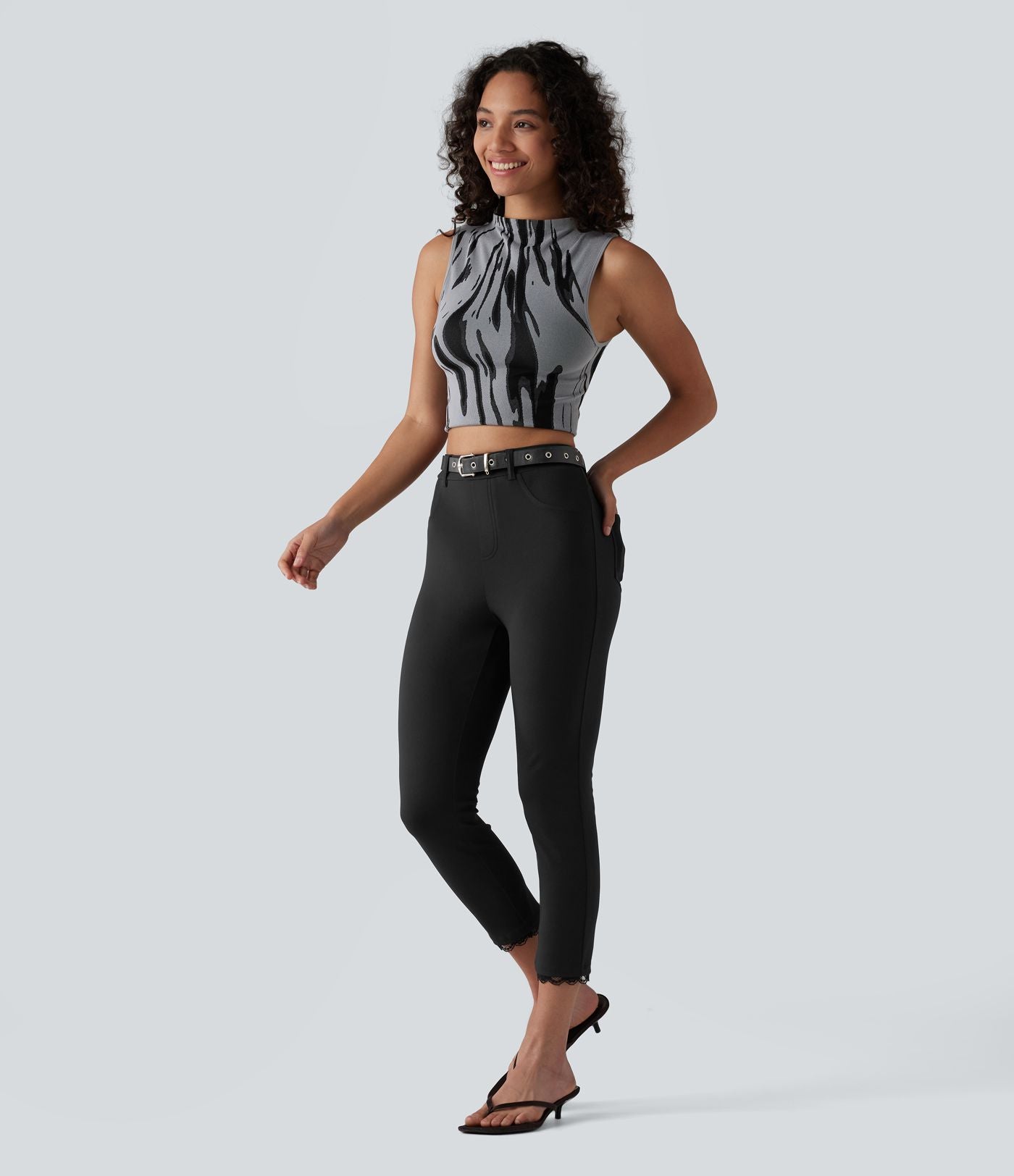 Leggings courts décontractés DayStretch taille haute en dentelle contrastée avec poches