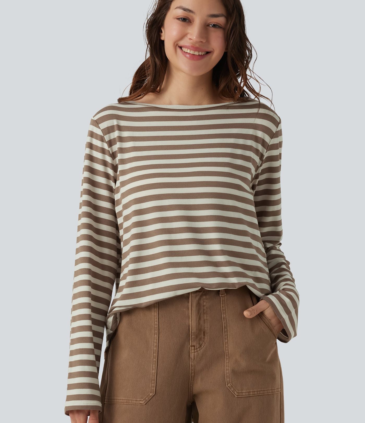 T-shirt casual rayé à col bateau, manches longues et ourlet arrondi