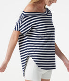 Top casual asymétrique épaule dénudée à rayures, manches courtes, ourlet incurvé et brassière intégrée