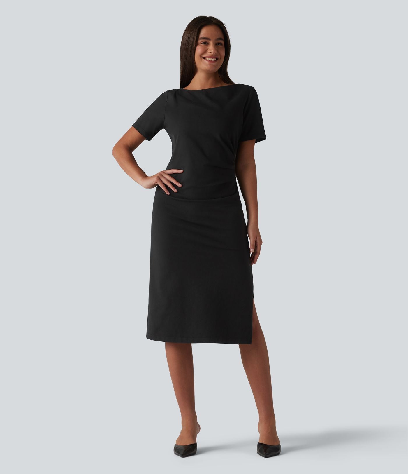 Halara Flex™ Robe casual mi-longue en jean col bateau à manches courtes, froncée avec fente