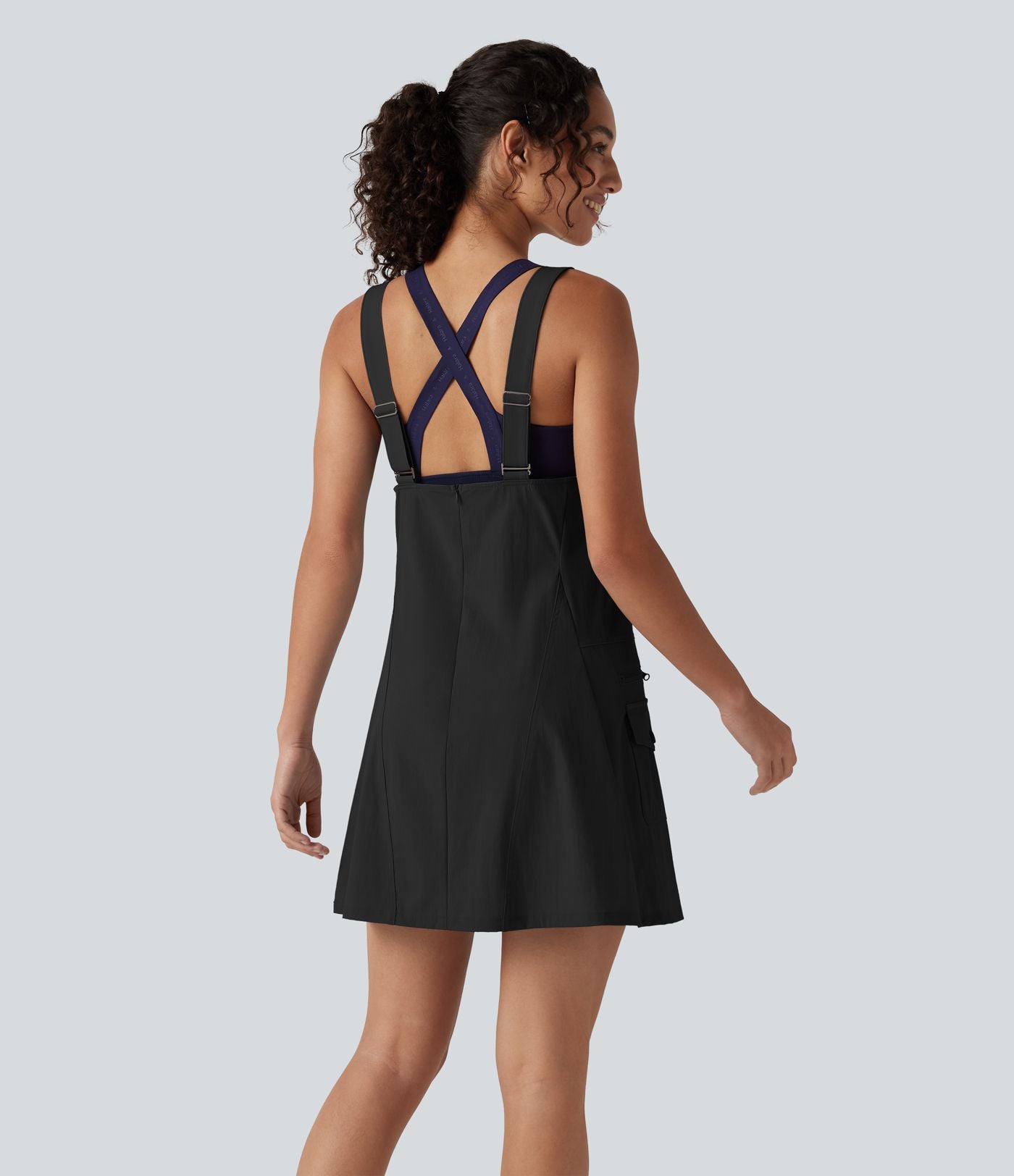 Robe active de randonnée mini cargo à encolure U, bretelles ajustables et poches