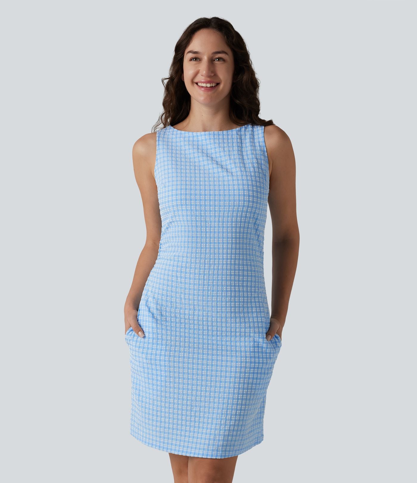Robe mini casual sans manches col bateau à carreaux vichy, avec poches