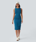 Robe casual moulante col rond sans manches froncée