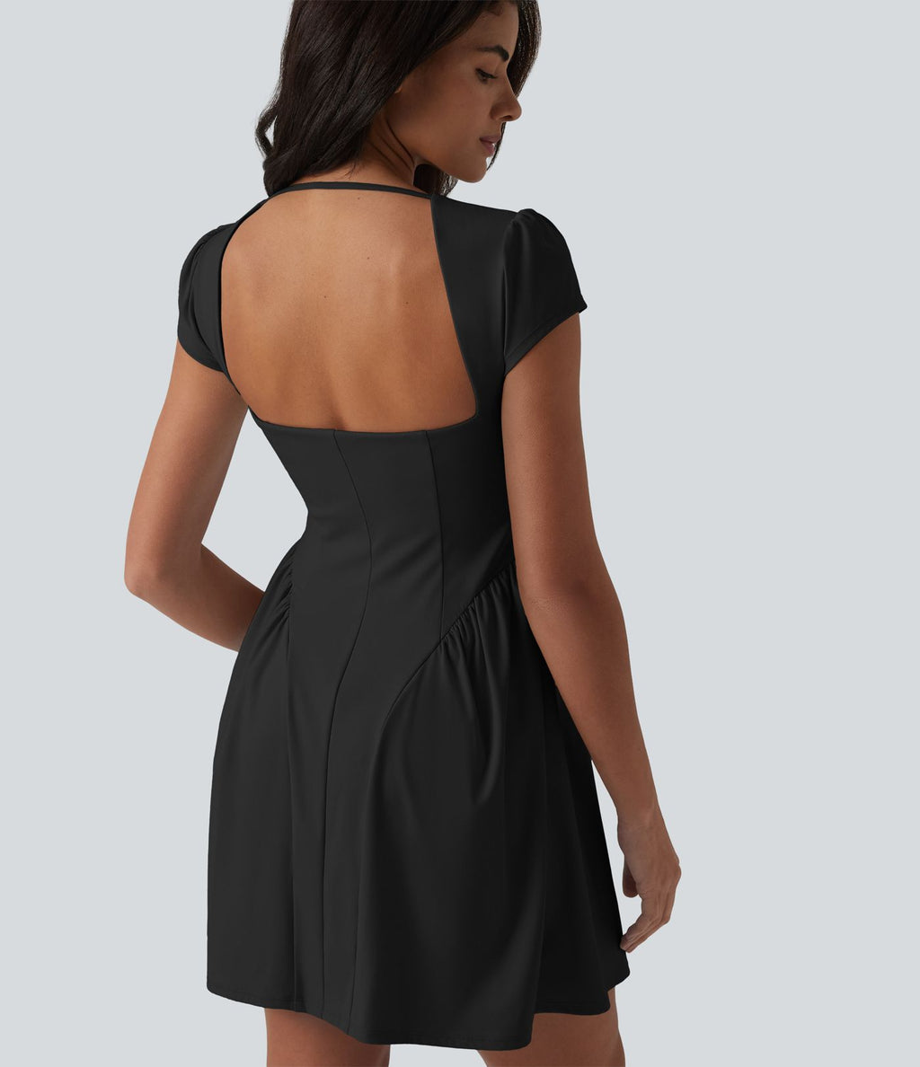 Robe courte casual à manches courtes, encolure carrée et soutien-gorge intégré