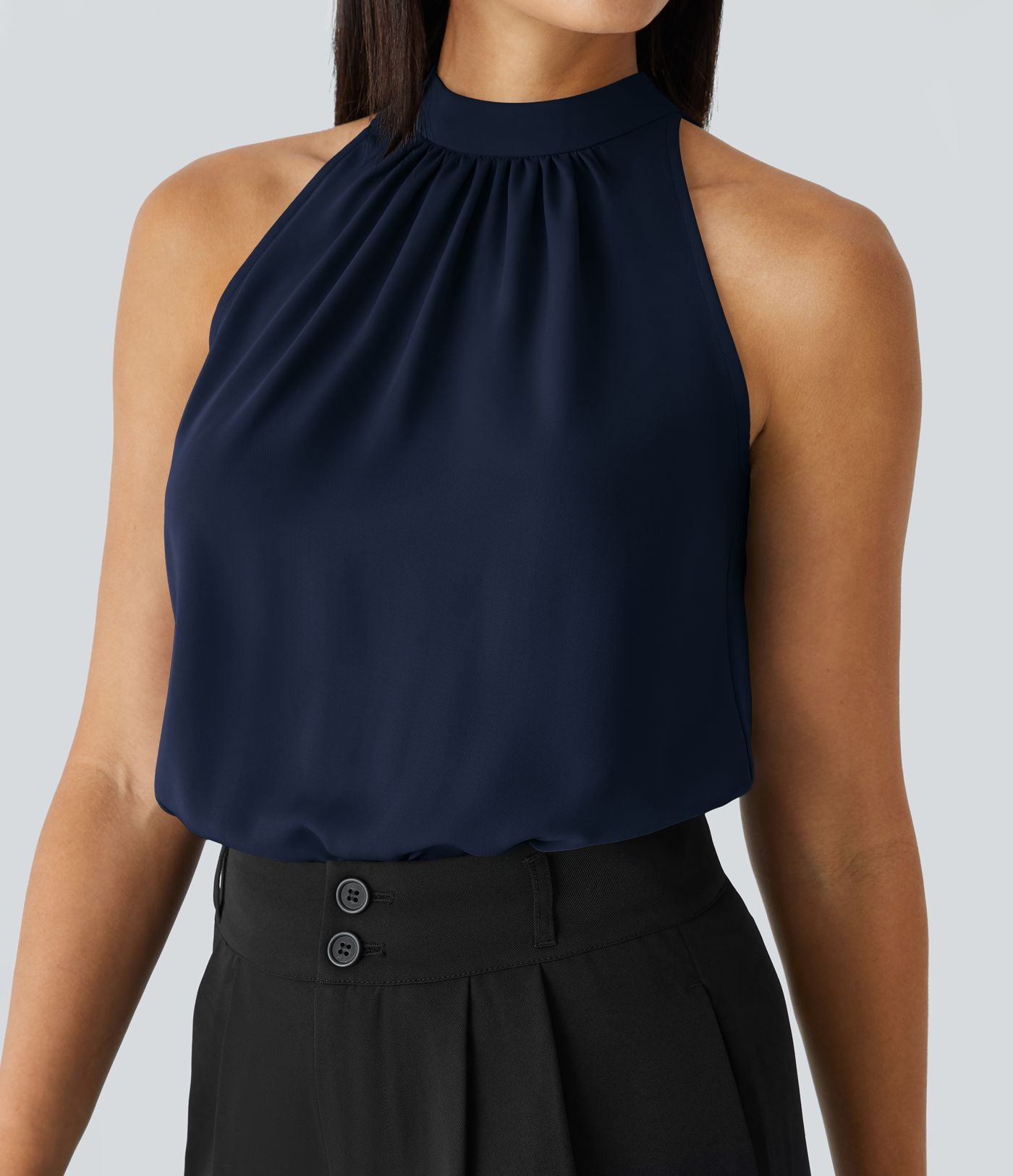 Blouse Travail Sans Manches Ourlet Courbé Col Haut Découpe au Dos Plis
