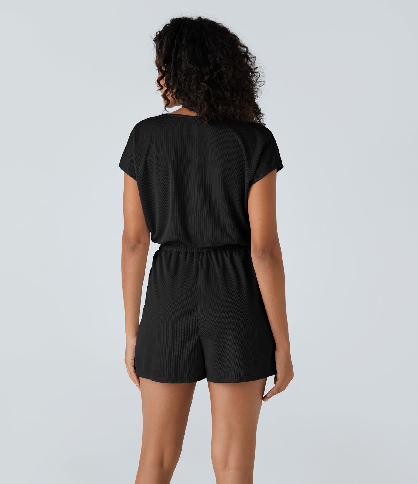 Combishort Fluide Col en V Plissée Manches Courtes Poche Latérale Gaufrée
