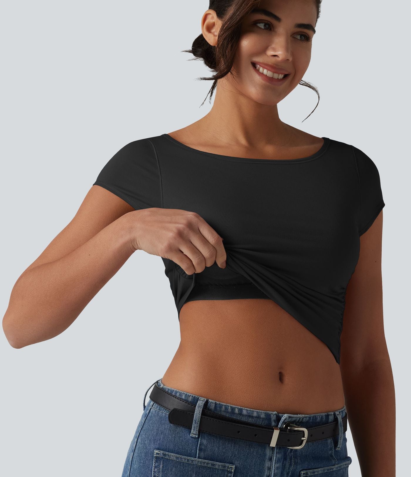 T-shirt court col bateau manches courtes avec fronces et brassière intégrée