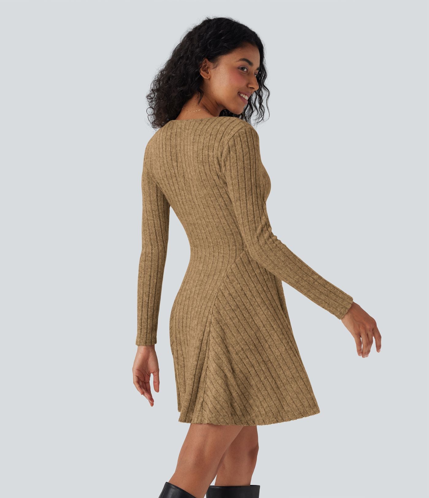 Robe décontractée mini évasée maille côtelée col V manches longues
